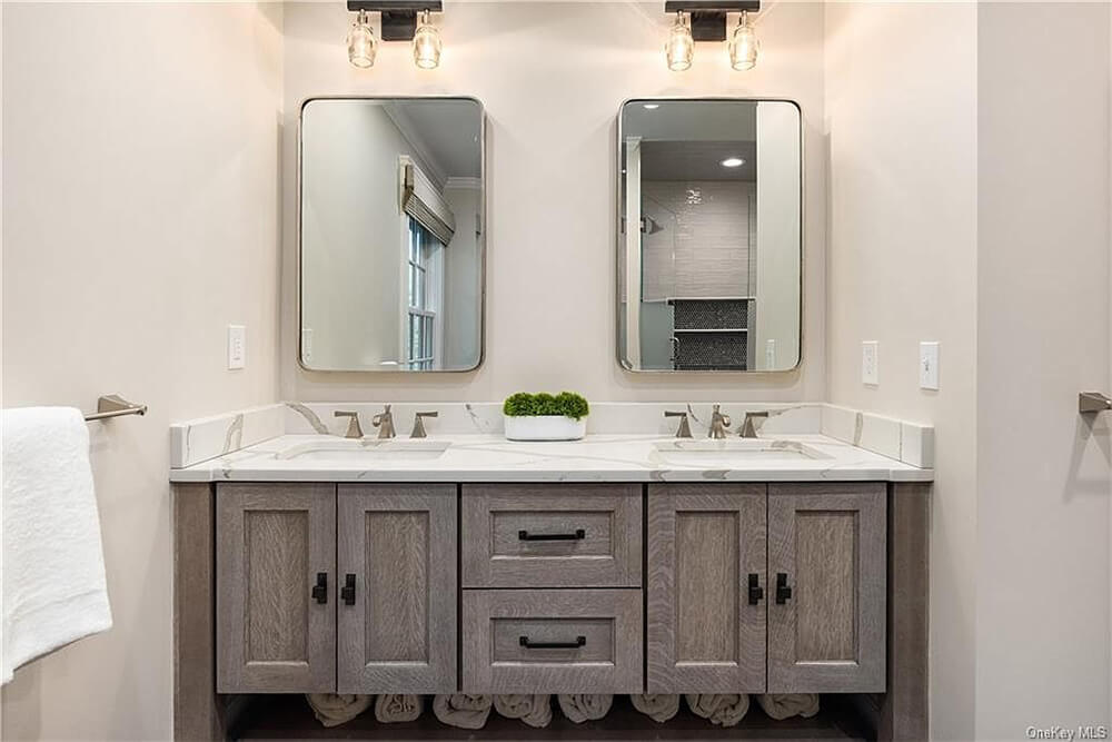 bathroom remodeling contractors in Roslyn